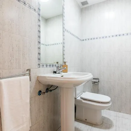 Tuguest Grisolia House - Free Parking Daire Armilla