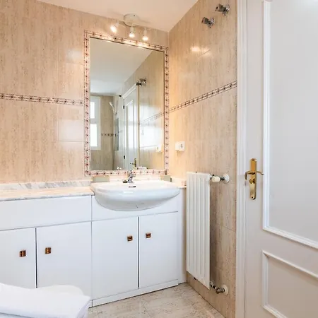Tuguest Grisolia House - Free Parking Daire Armilla